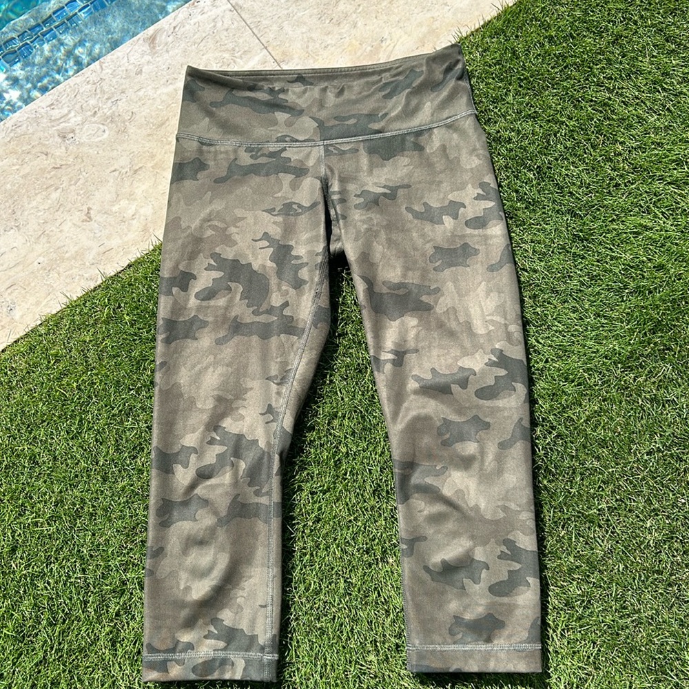 Lululemon yoga pants
